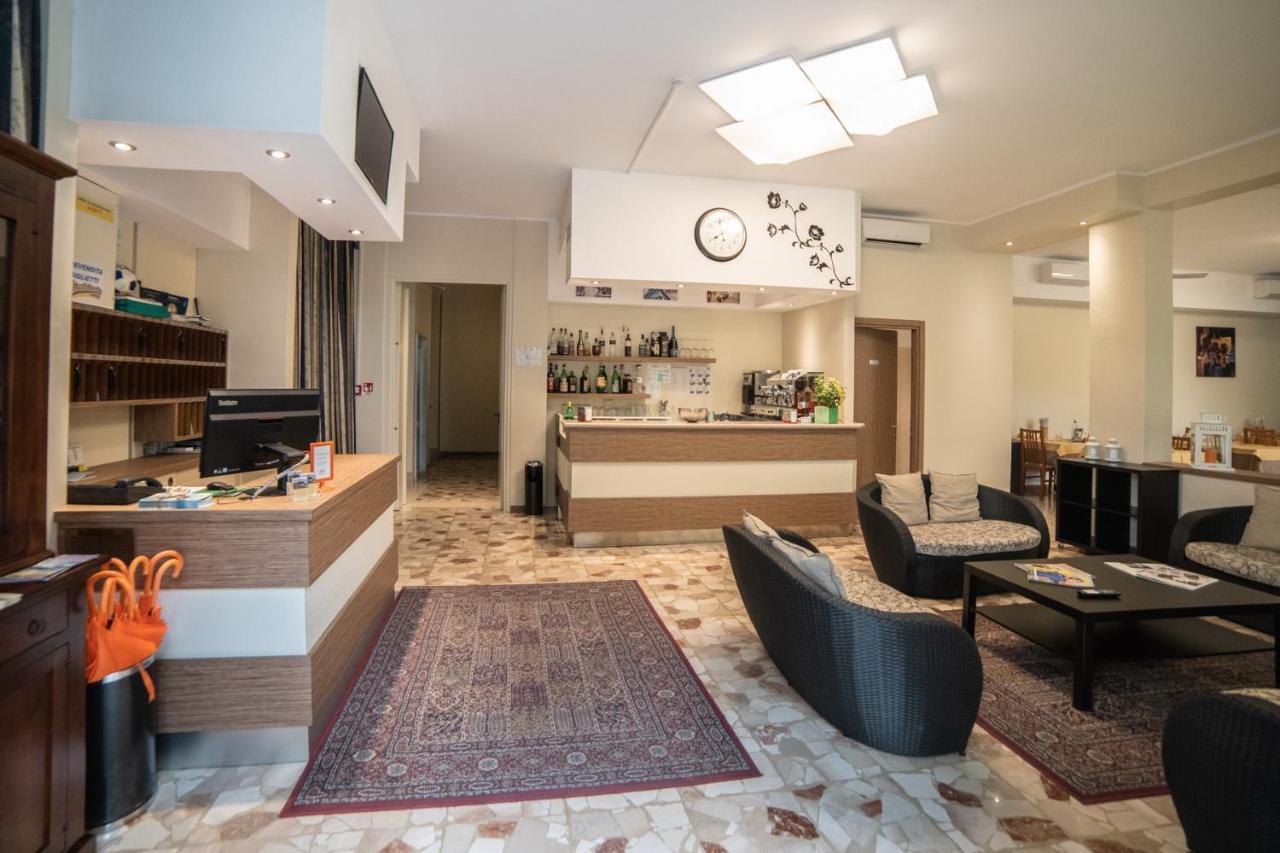 Hotel Sayonara 밀라노마리티마 외부 사진