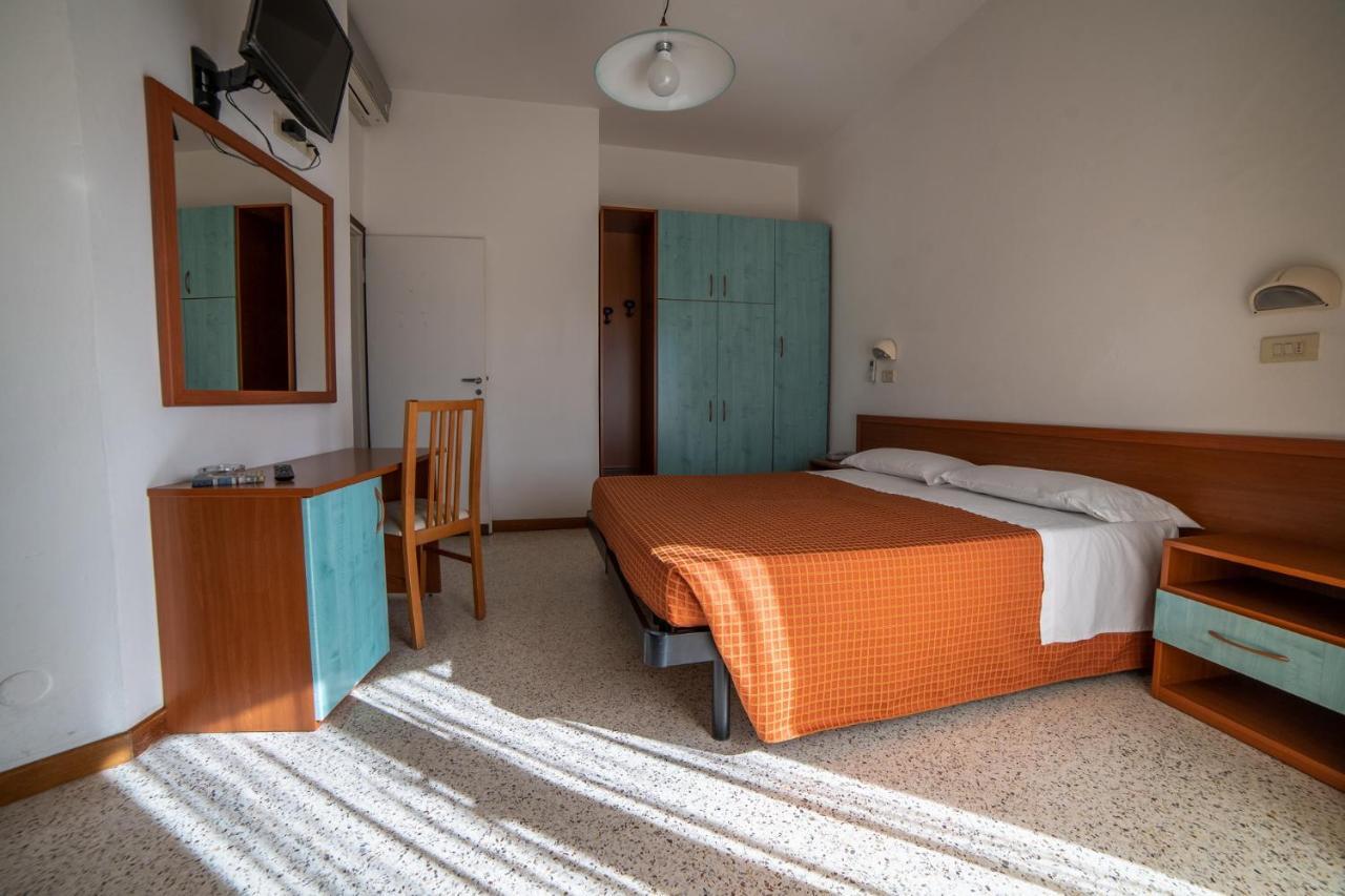 Hotel Sayonara 밀라노마리티마 외부 사진